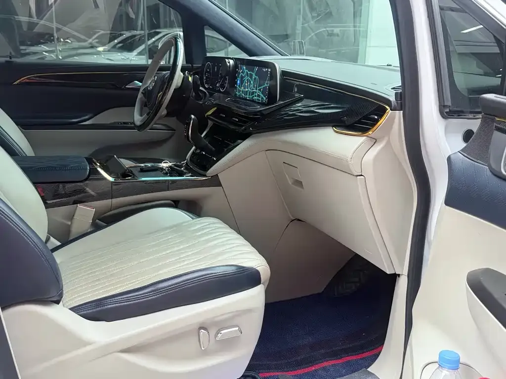 Buick GL8 2022 из CN, фото 6