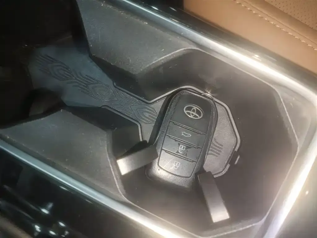 Toyota Camry 2024 из CN, фото 6