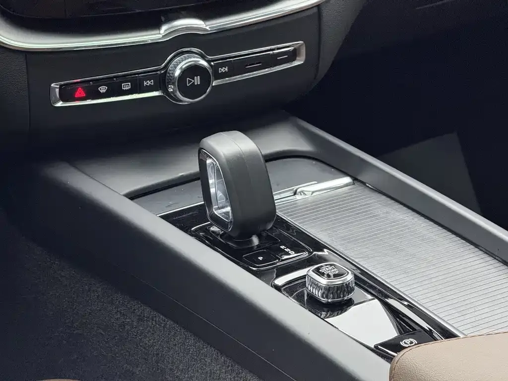 Volvo XC60 2024 из CN, фото 10