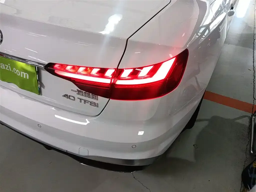 Audi A4L 2021 из CN, фото 2