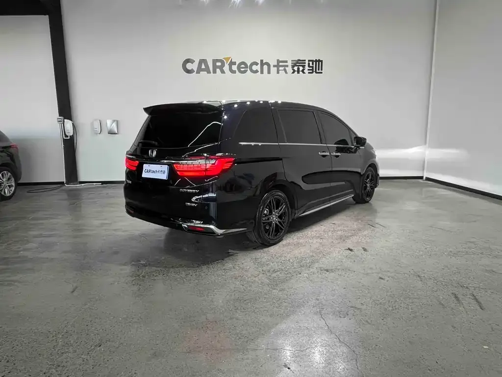 Honda Odyssey 2023 из CN, фото 4
