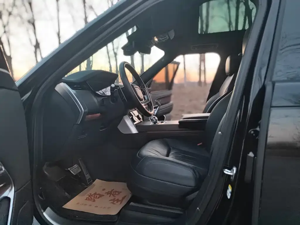 Land Rover Range Rover 2023 из CN, фото 2