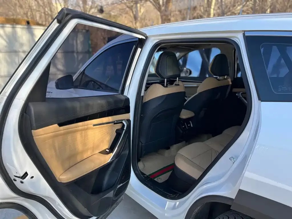 Geely Boyue L 2024 из CN, фото 4
