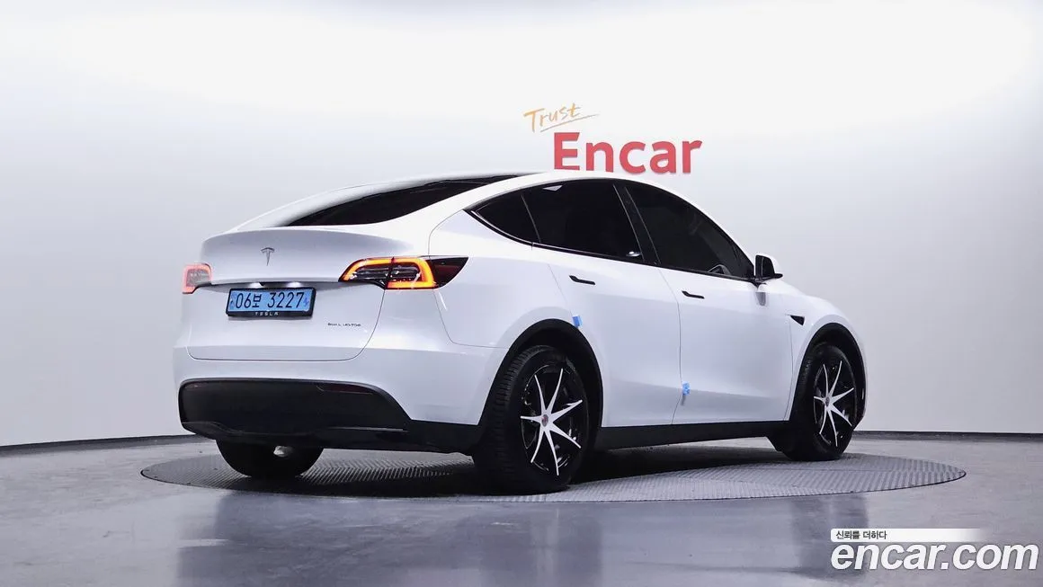 Tesla Model Y 2022 из KR, фото 2