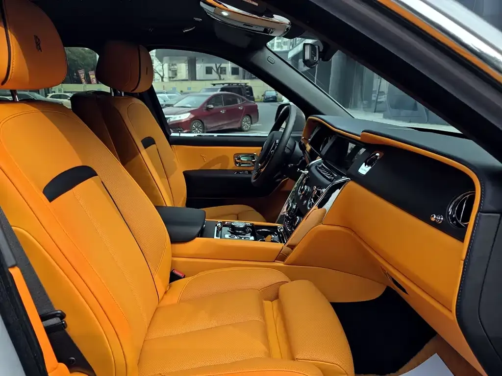 Rolls-Royce Cullinan 2024 из CN, фото 6