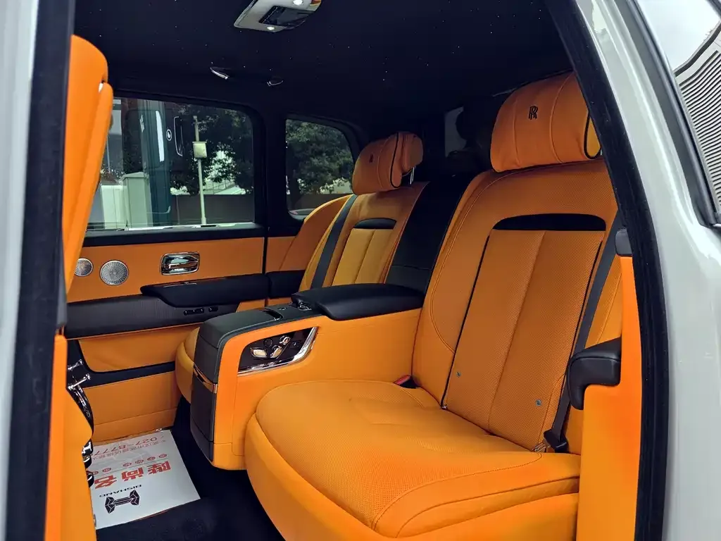 Rolls-Royce Cullinan 2024 из CN, фото 7