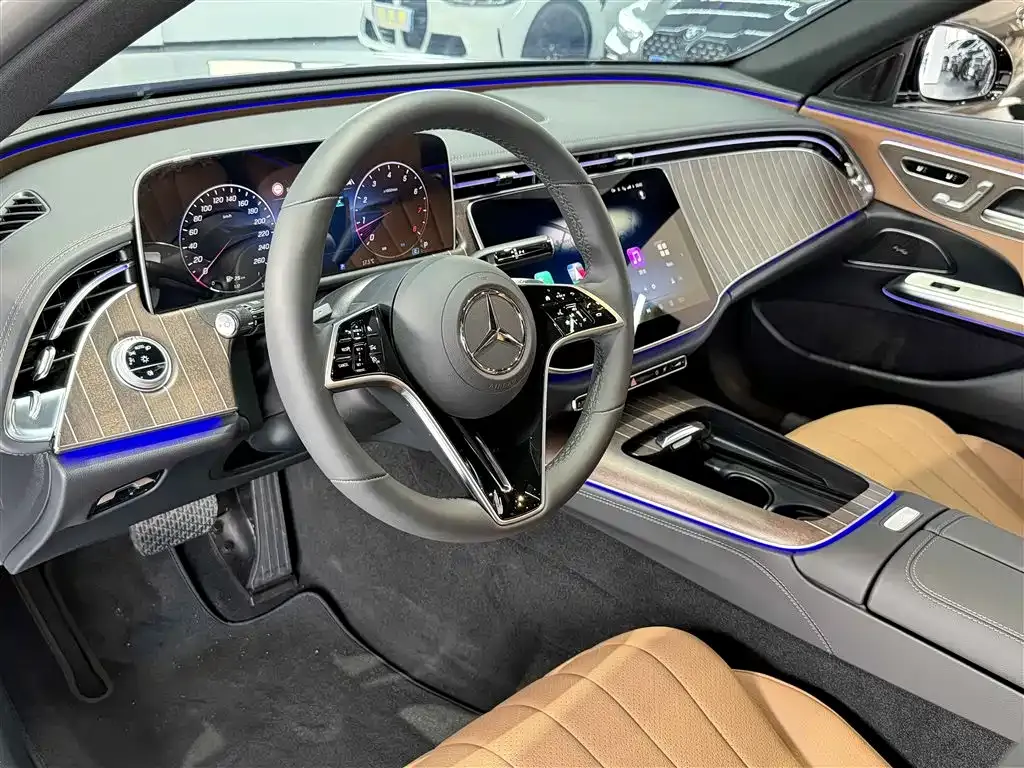 Mercedes-Benz E-Class — фото 10