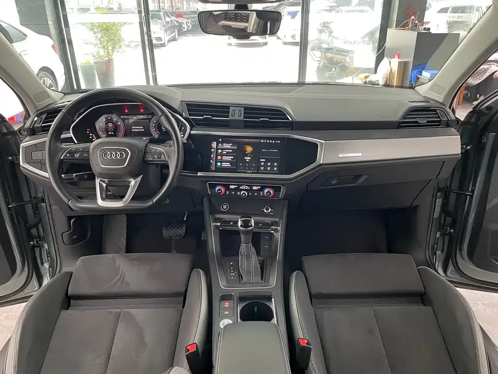 Audi Q3 2022 из CN, фото 10