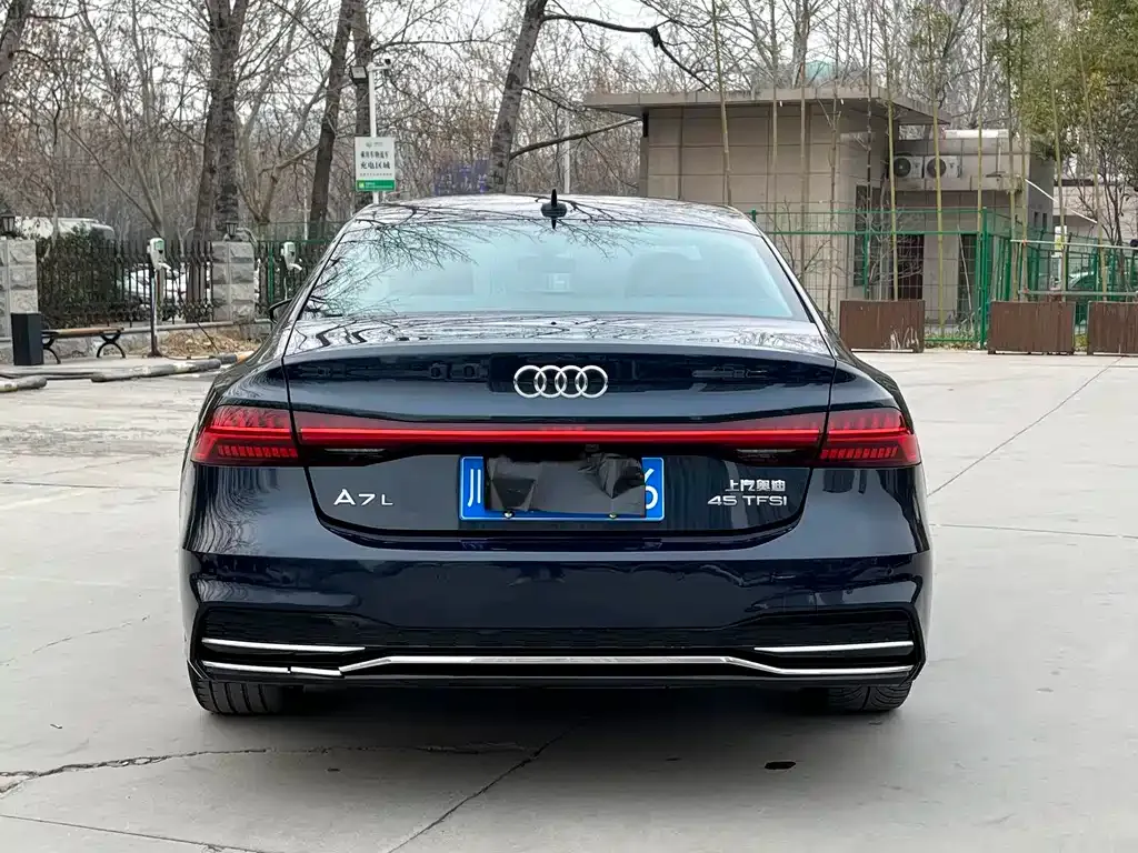 Audi A7L 2023 из CN, фото 8