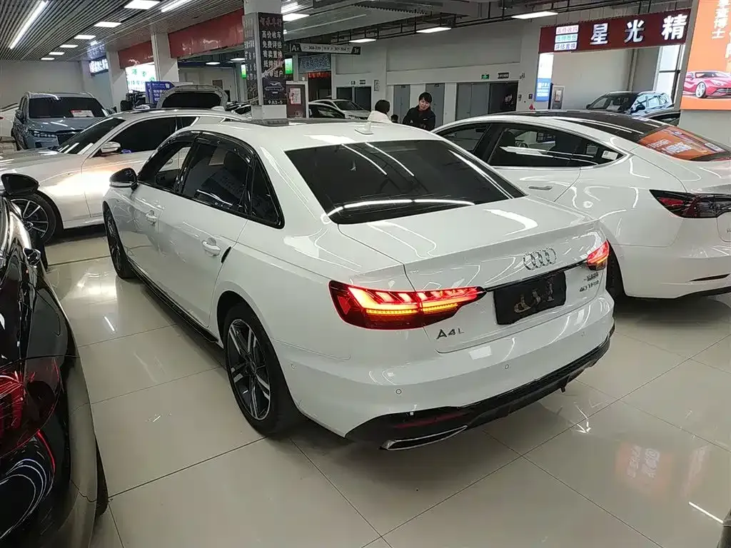 Audi A4L 2022 из CN, фото 8