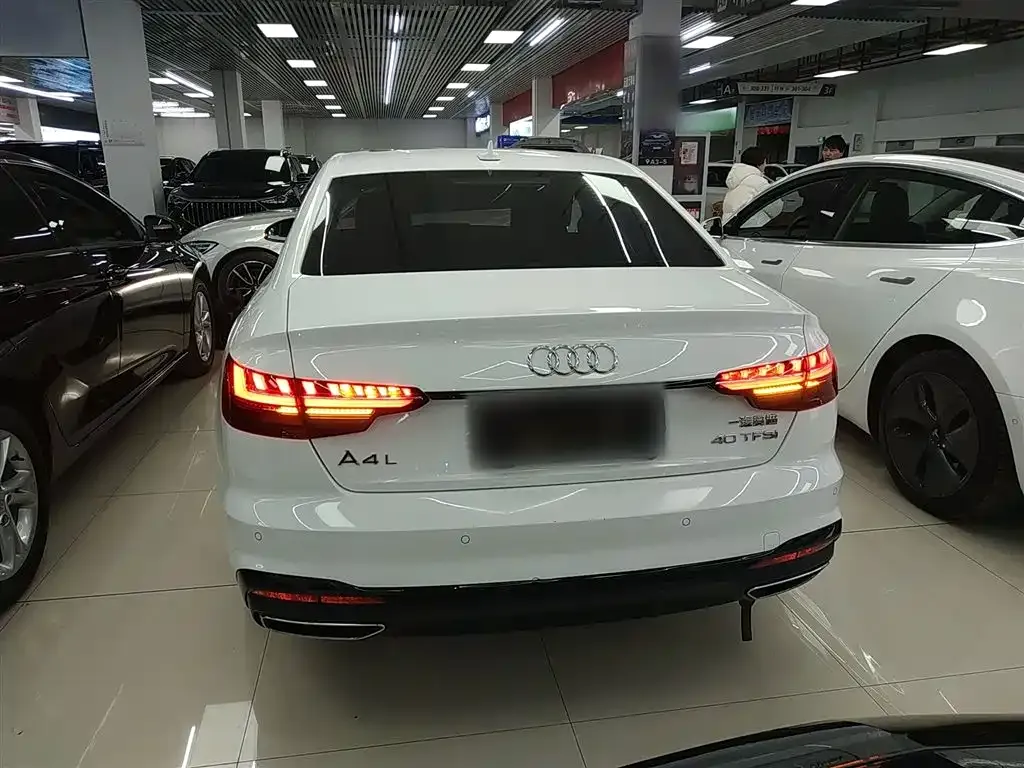 Audi A4L 2022 из CN, фото 7