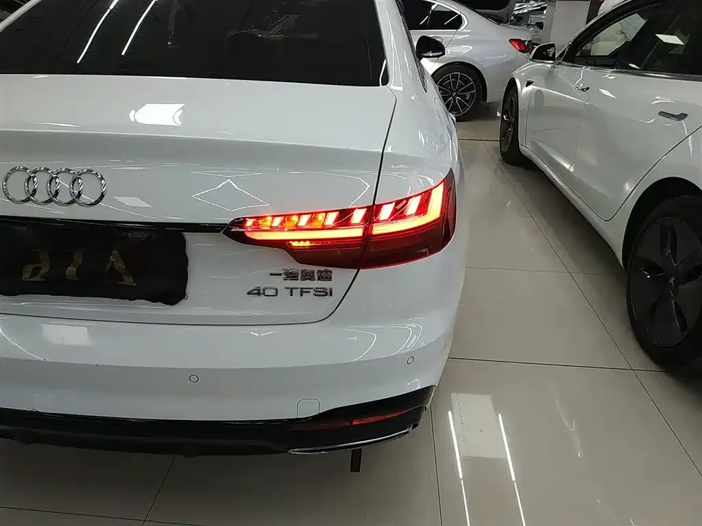 Audi A4L 2022 из CN, фото 6