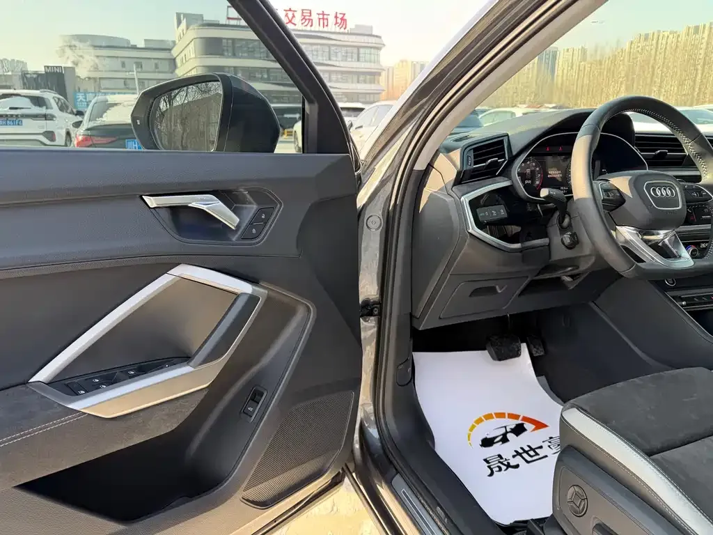 Audi Q3 2021 из CN, фото 2