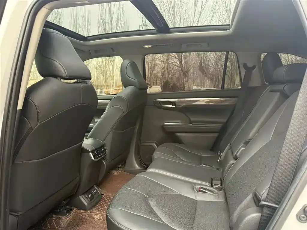 Toyota Highlander 2024 из CN, фото 2