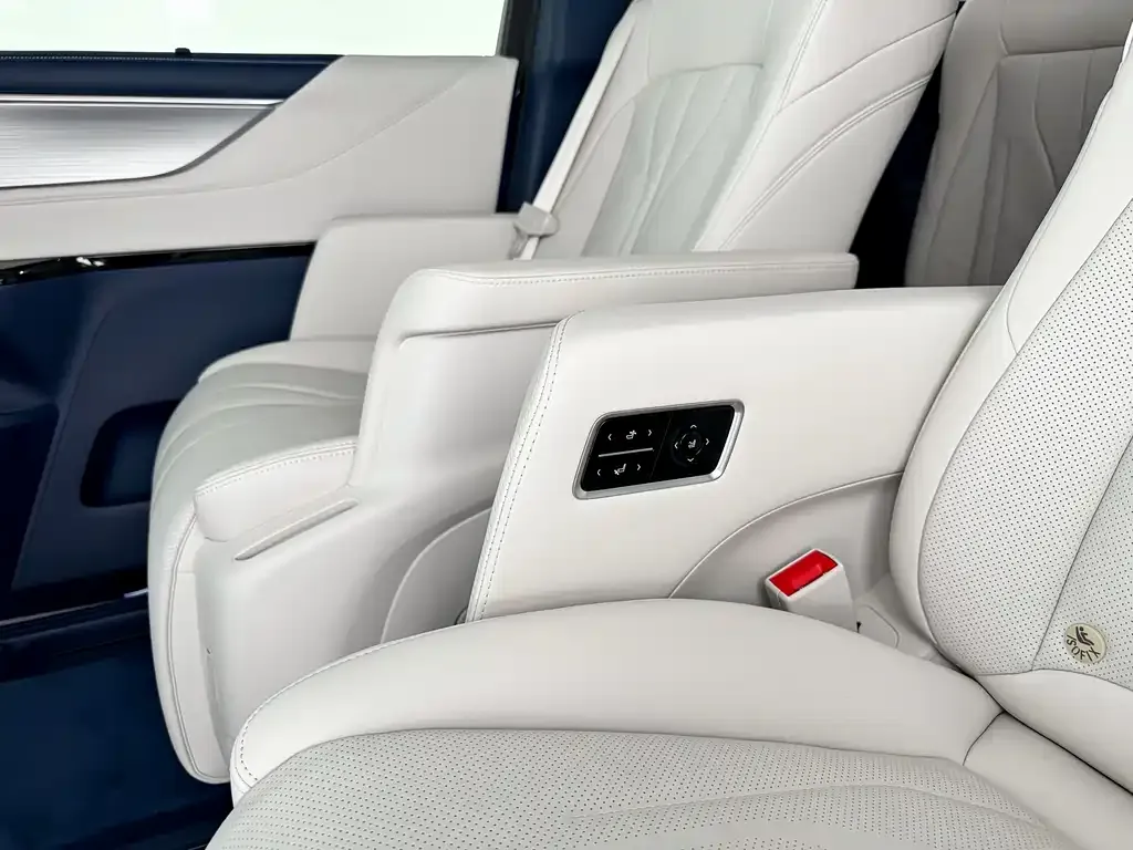 Buick GL8 Hybrid 2024 из CN, фото 10