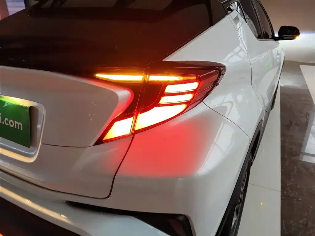 Toyota C-HR 2022 из CN, фото 2