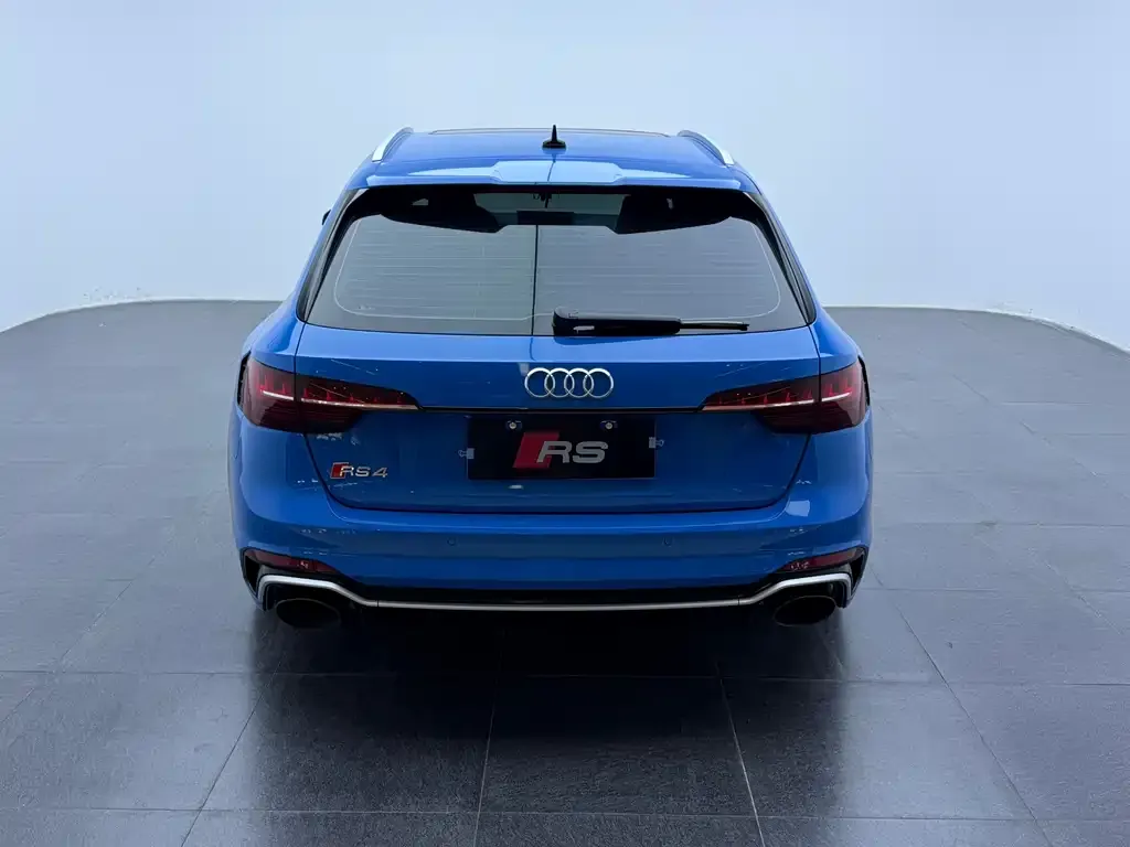 Audi RS 4 2022 из CN, фото 2