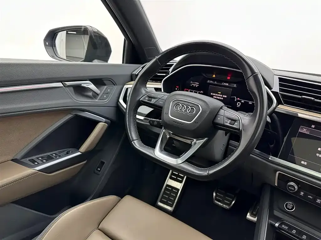 Audi Q3 2023 из CN, фото 9