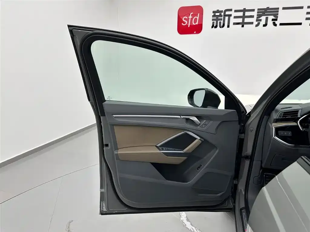 Audi Q3 2023 из CN, фото 7