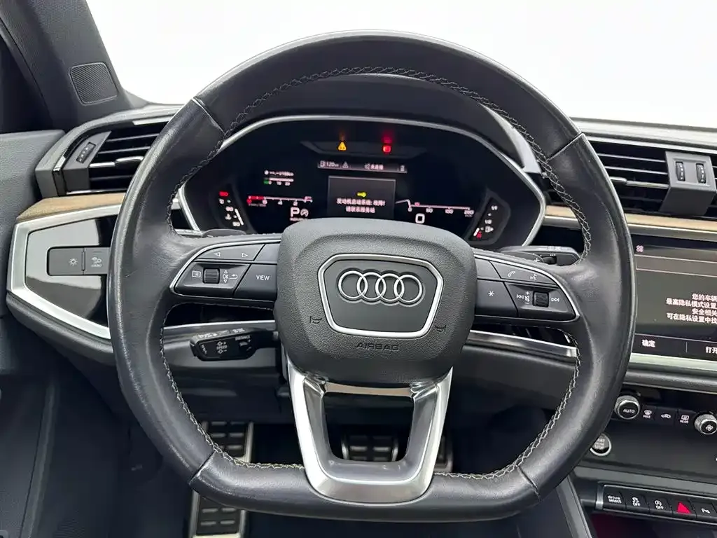 Audi Q3 2023 из CN, фото 10
