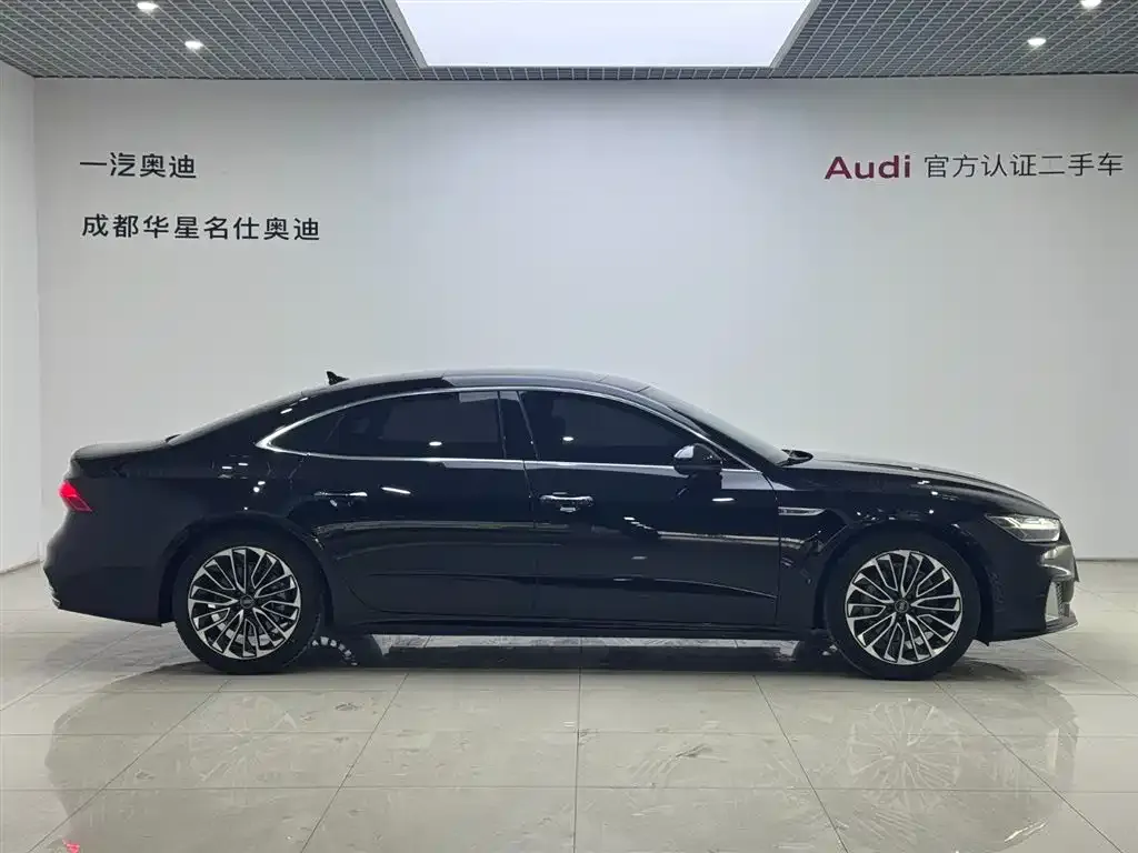 Audi A7L — фото 8