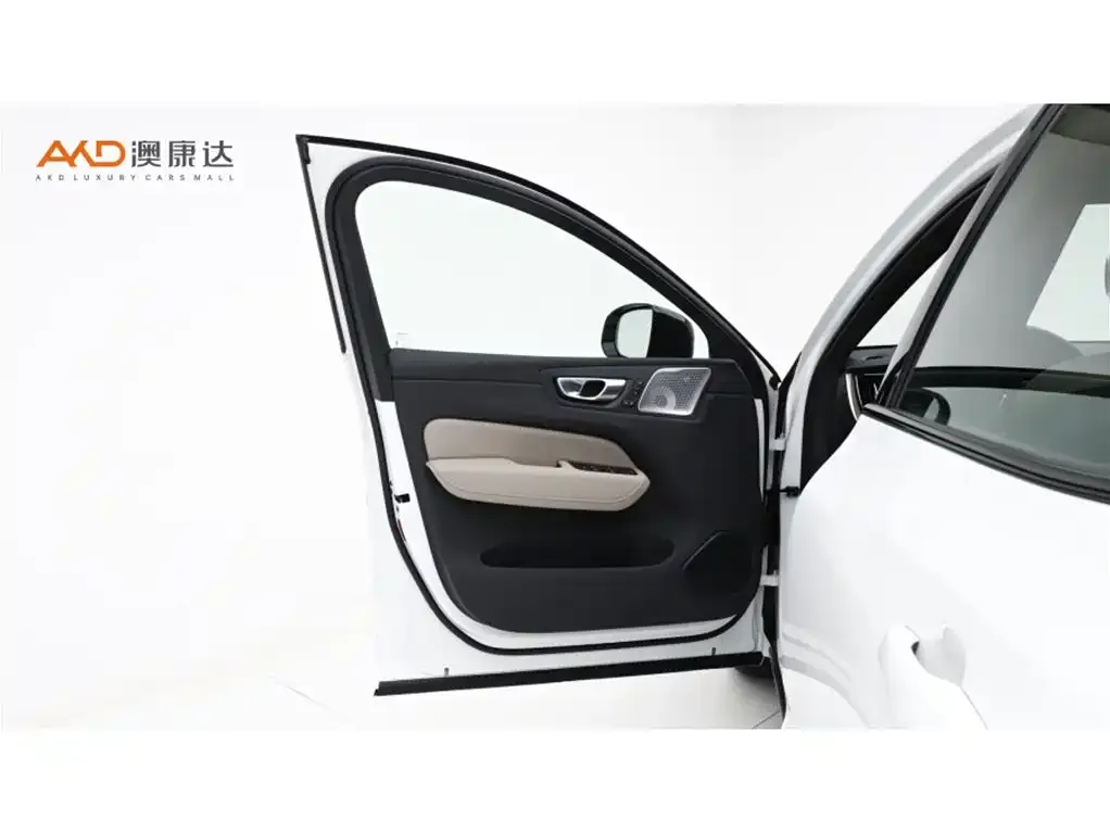 Volvo XC60 2025 из CN, фото 9