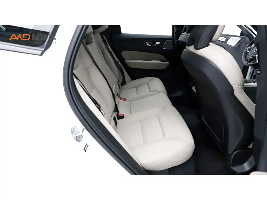 Volvo XC60 2025 из CN, фото 4