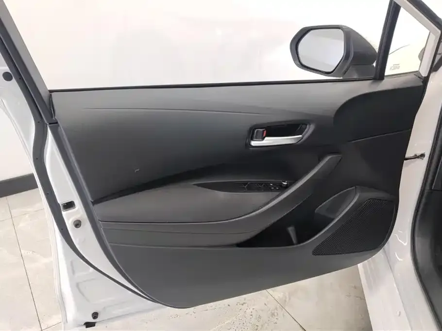 Toyota Corolla 2023 из CN, фото 2