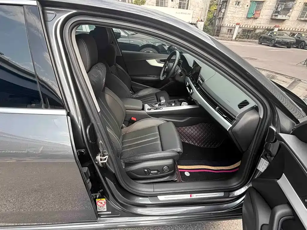Audi A4L 2021 из CN, фото 6