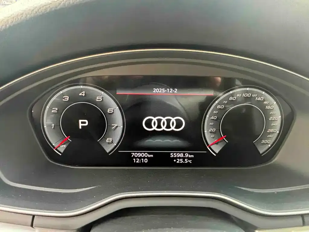 Audi A4L 2021 из CN, фото 8