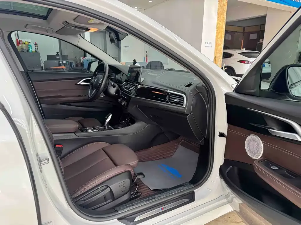 BMW 1 Series 2021 из CN, фото 5