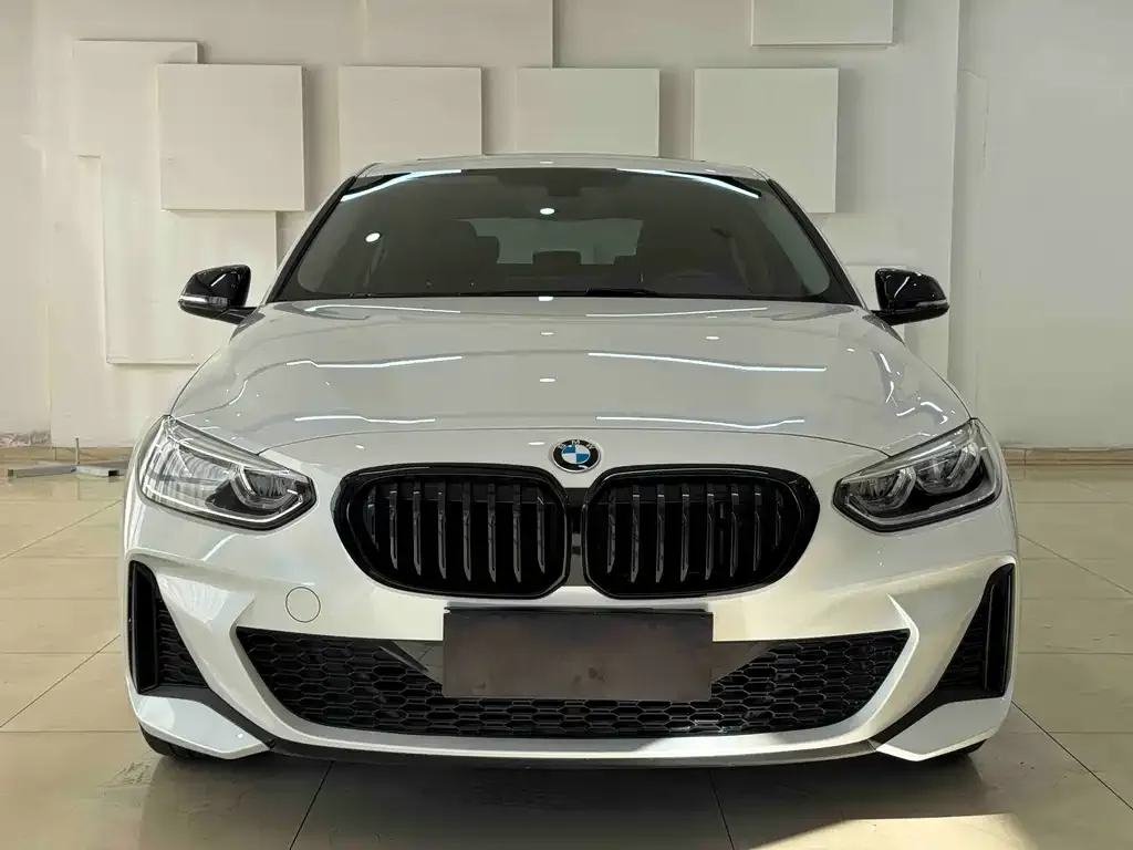 BMW 1 Series 2021 из CN, фото 3