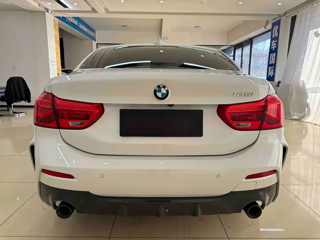 BMW 1 Series 2021 из CN, фото 8