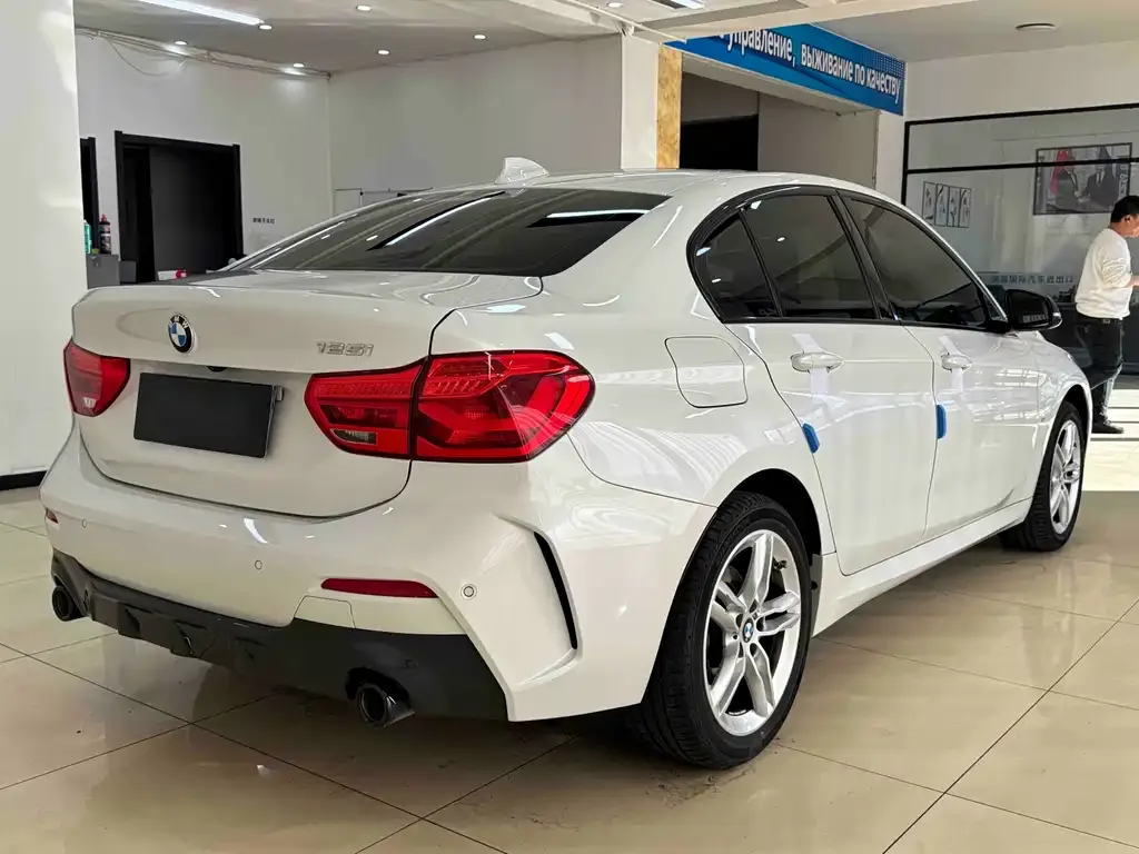BMW 1 Series 2021 из CN, фото 6