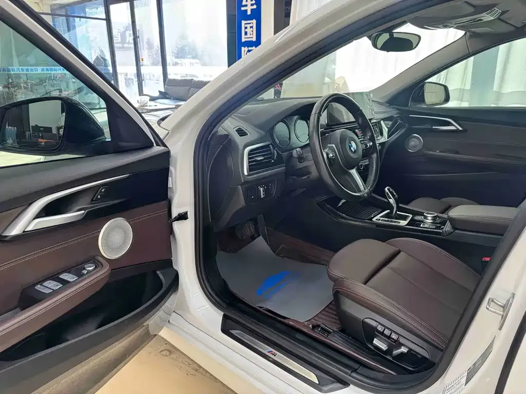 BMW 1 Series 2021 из CN, фото 2