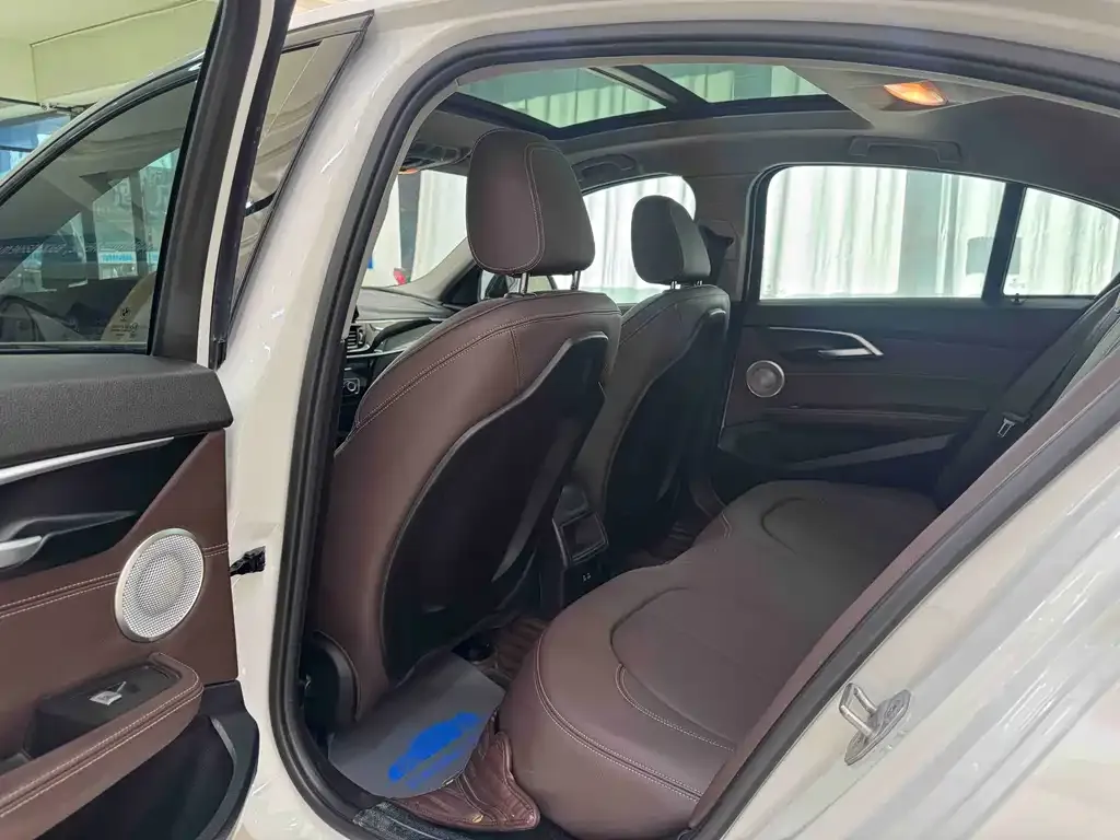 BMW 1 Series 2021 из CN, фото 7