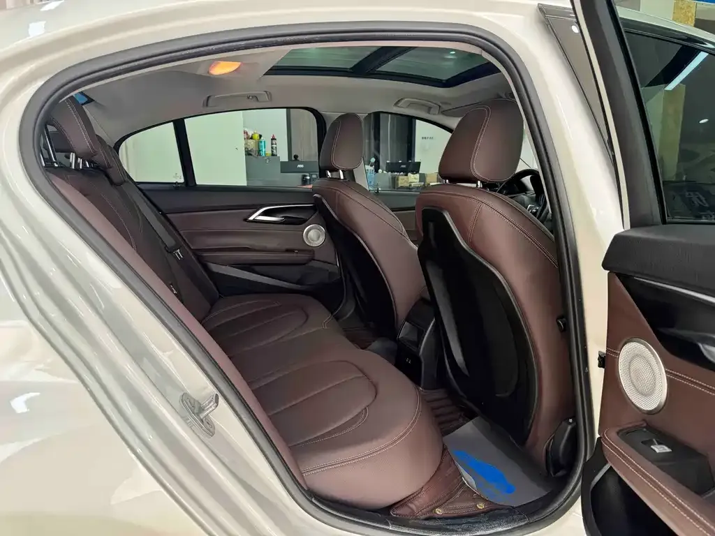 BMW 1 Series 2021 из CN, фото 10