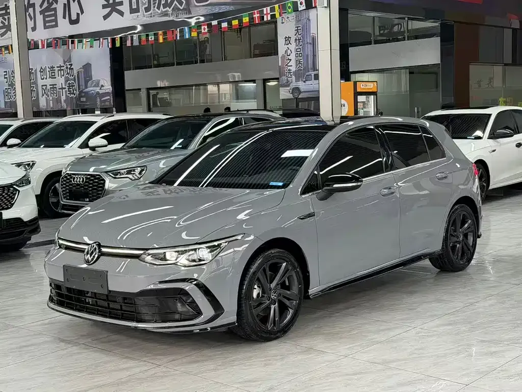 Volkswagen Golf 2023 из CN, фото 1