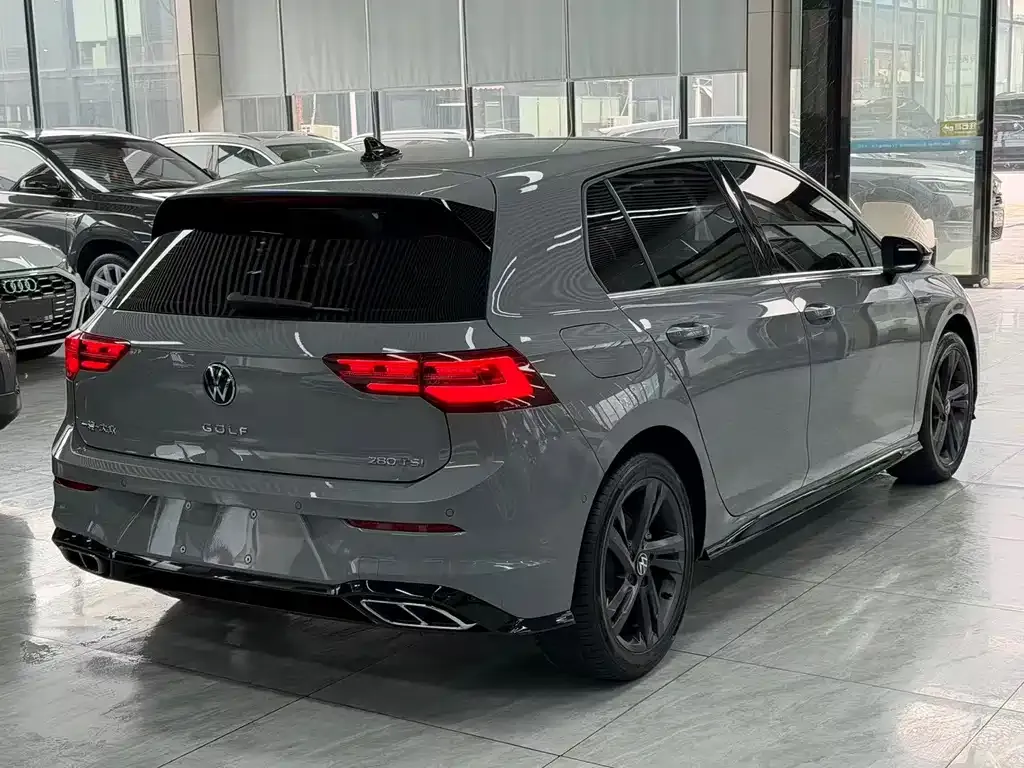 Volkswagen Golf 2023 из CN, фото 9