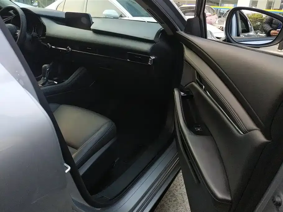 Mazda 3 Axela 2021 из CN, фото 4