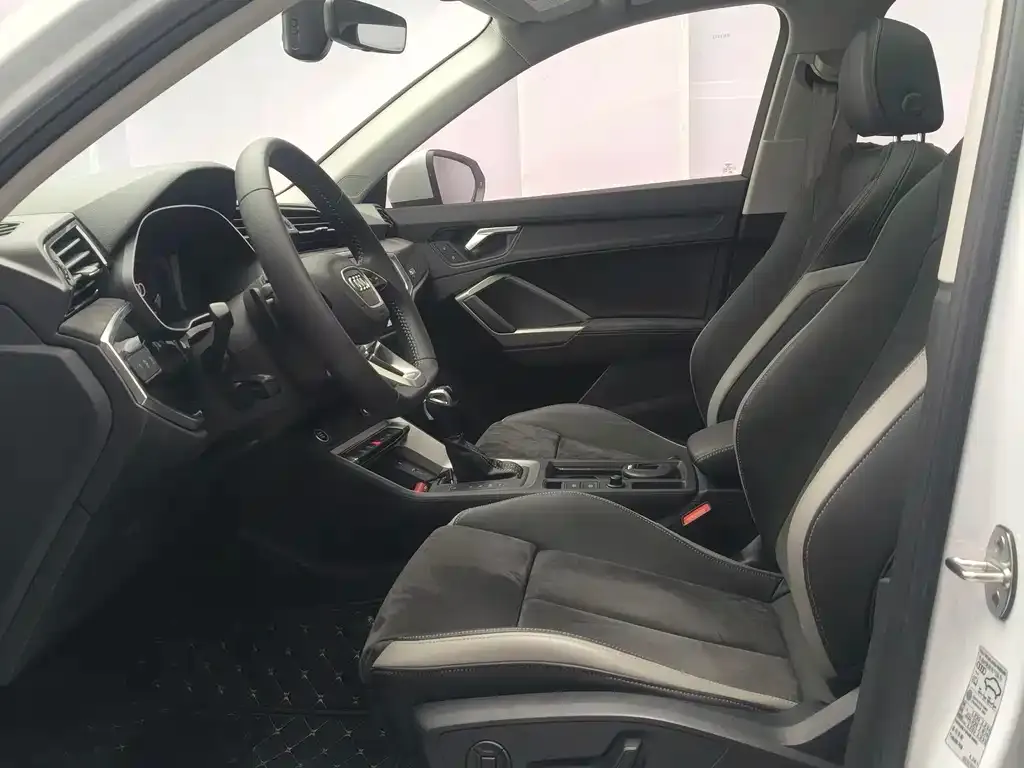 Audi Q3 2021 из CN, фото 2