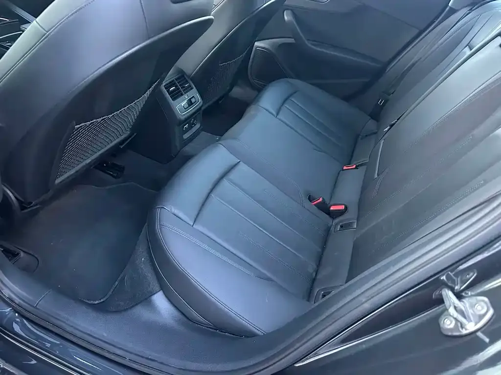 Audi A4 (Import) 2023 из CN, фото 2
