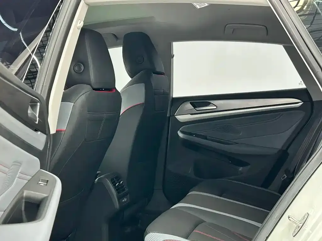 Volkswagen Lamando 2024 из CN, фото 8