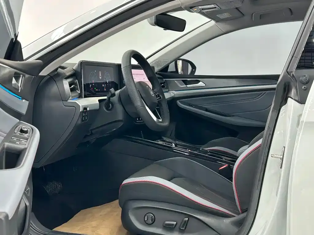 Volkswagen Lamando 2024 из CN, фото 10