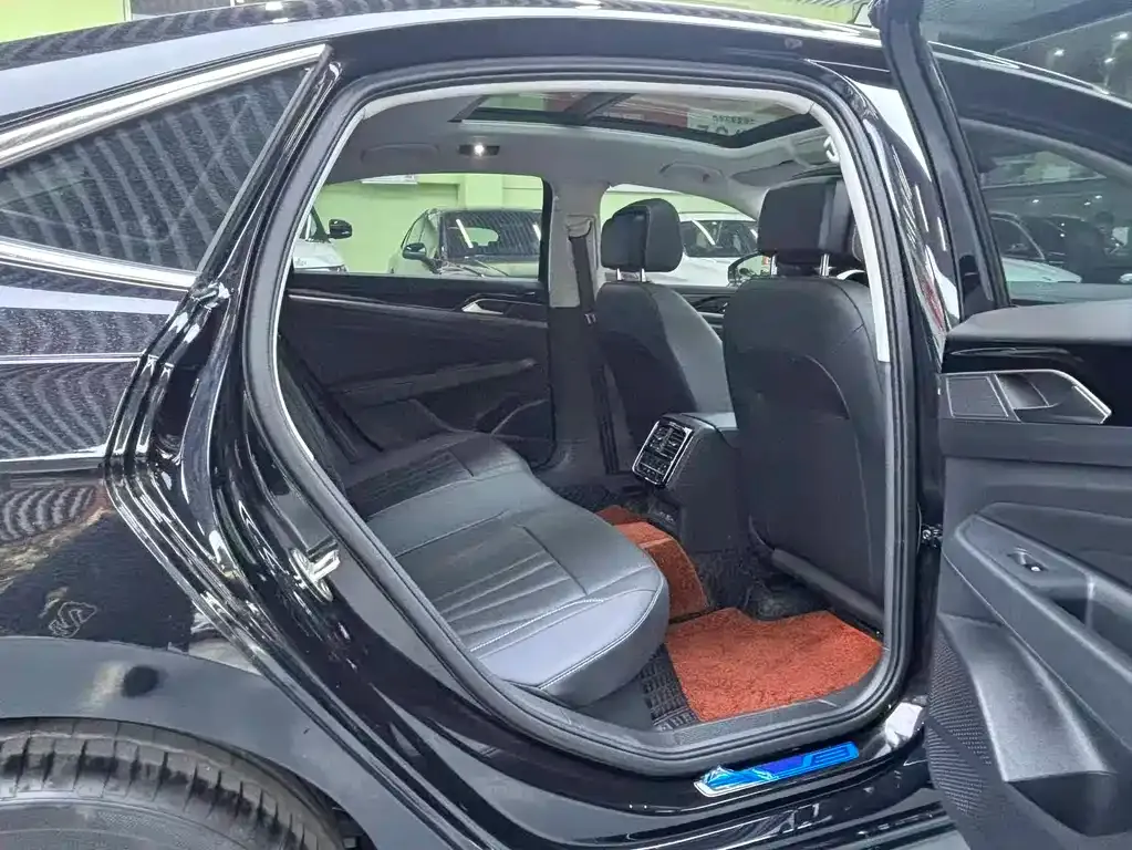 Volkswagen Passat 2025 из CN, фото 5