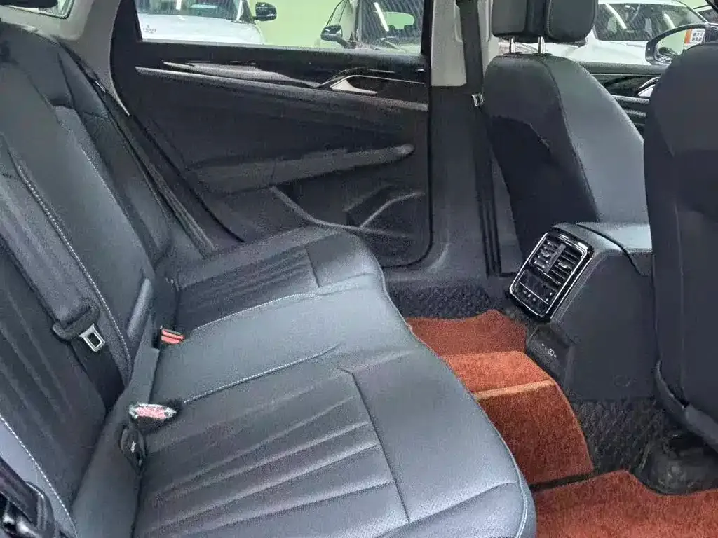 Volkswagen Passat 2025 из CN, фото 6