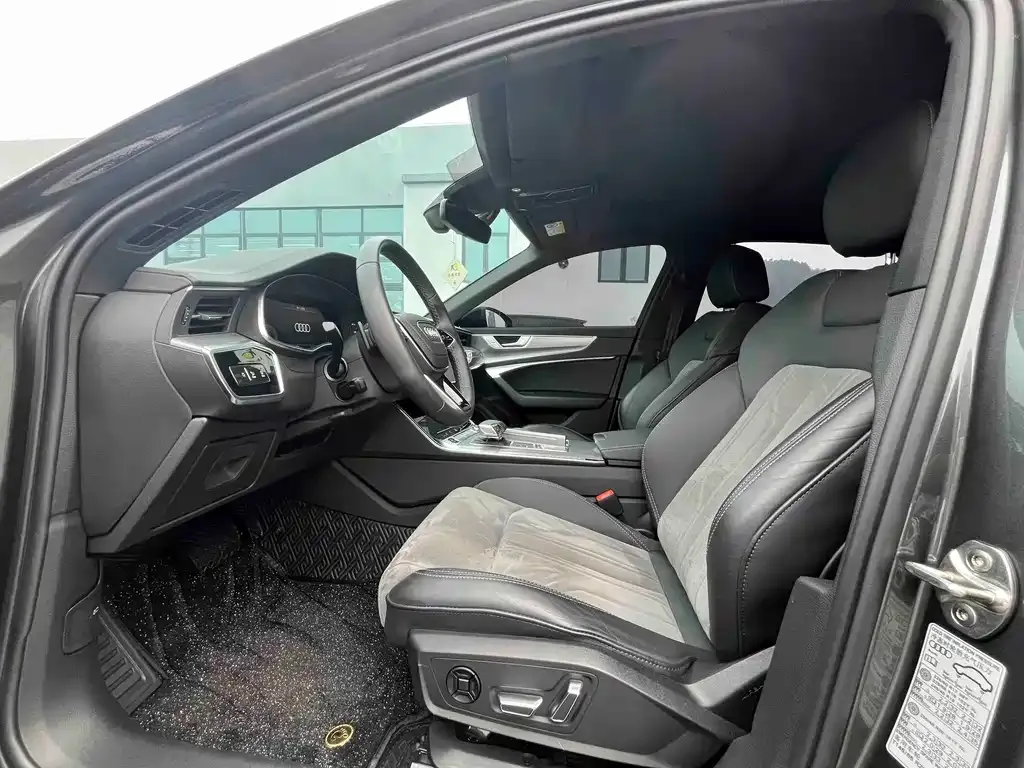 Audi A6L 2023 из CN, фото 5