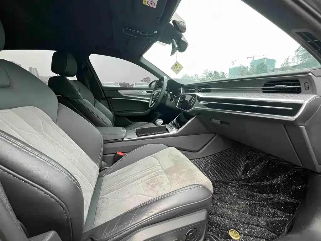 Audi A6L 2023 из CN, фото 4