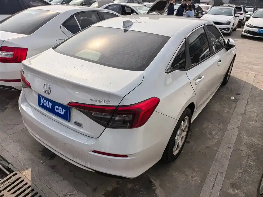 Honda Civic — фото 10