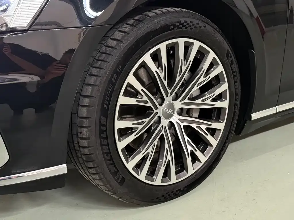 Audi A8 2021 из CN, фото 7